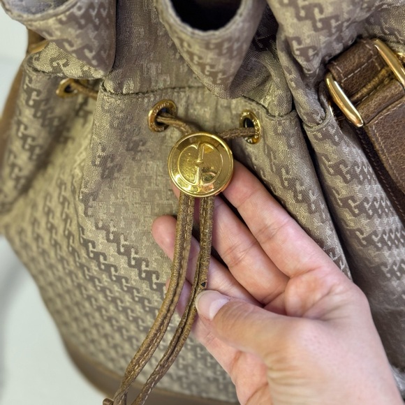 Gucci Vintage 80s Leather-Trimmed Canvas Bucket Bag - Picture 4 of 17